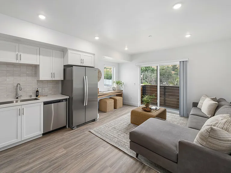 Artisan Apartments — Photo 20