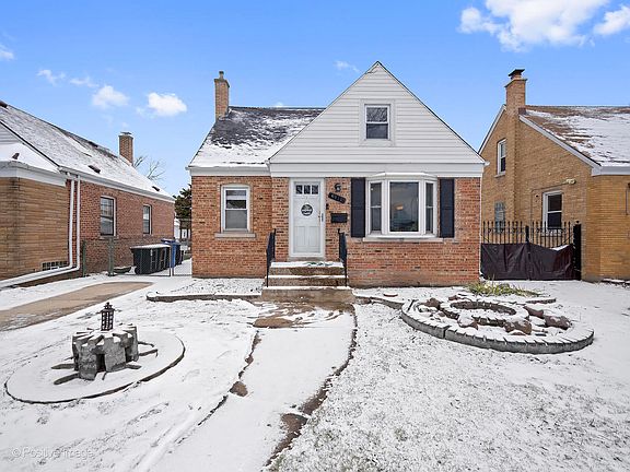 2nd image of 4912 N Mulligan Ave