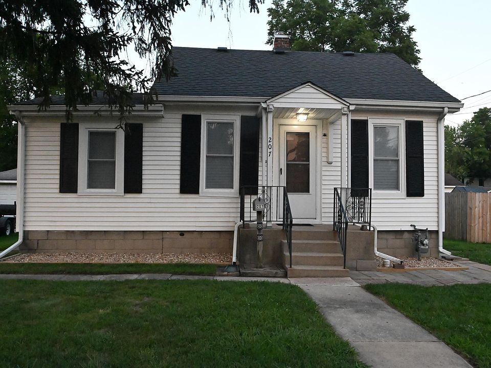 1st image of 207 N Ash St