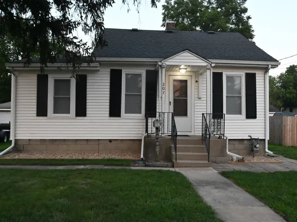 207 N Ash St, Hobart, IN 46342