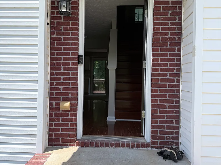 1086 Yellow River Dr — Photo 7