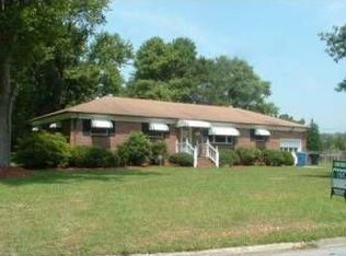 2304 Hood Ct, Virginia Beach, VA 23454