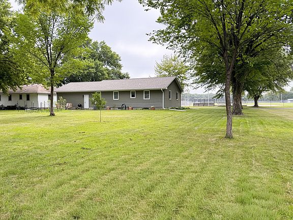 2nd image of 811 8th St