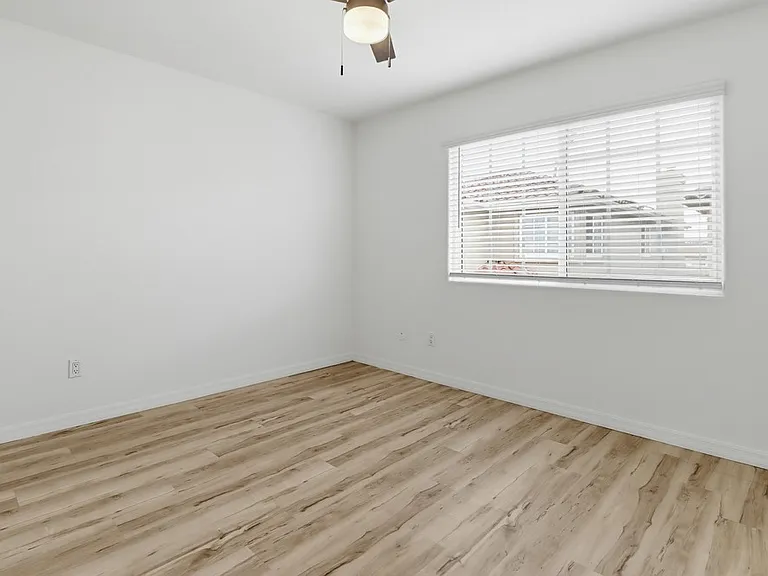 1774 Elm Ave — Photo 42