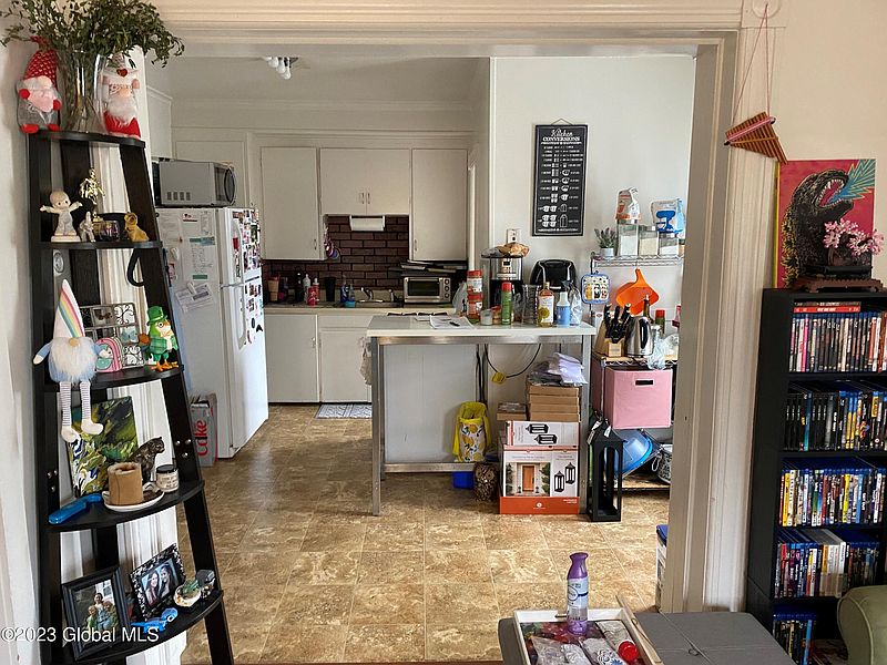 4th image of 435 Third Street