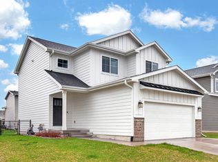 695 SE Mesa Dr, Waukee, IA 50263