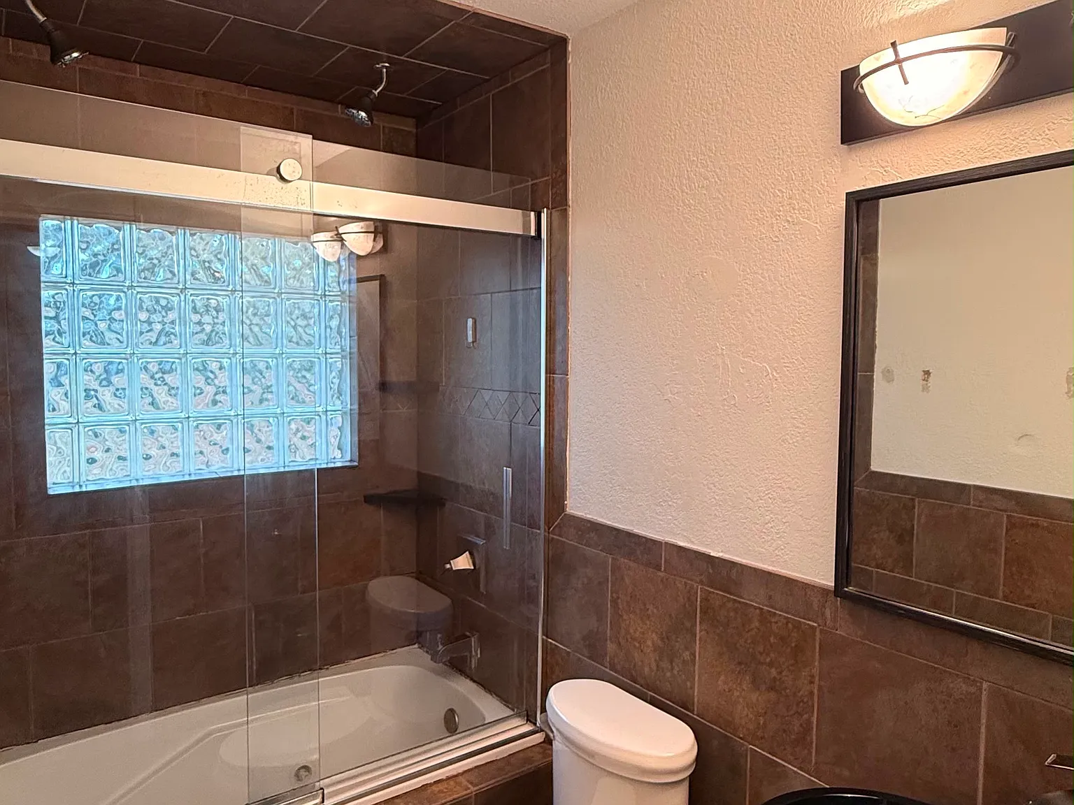 3 bed, 1200 sqft, $1,200 — Photo 4