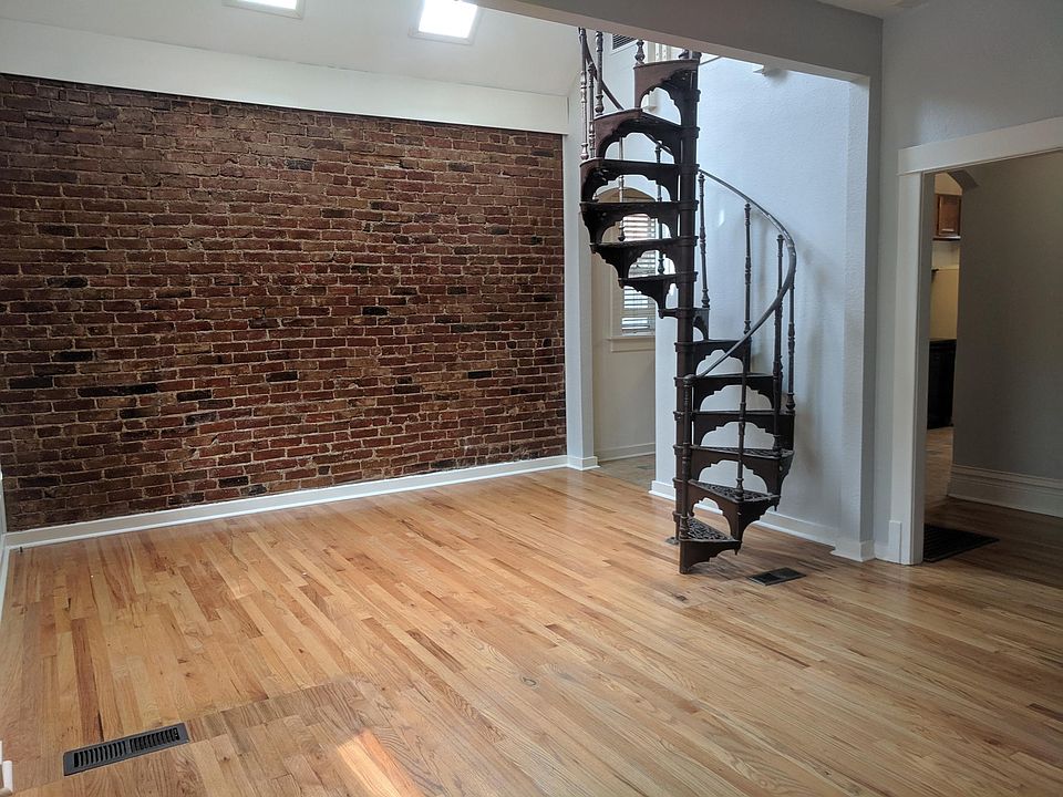 1st image of 22 N Pennsylvania St