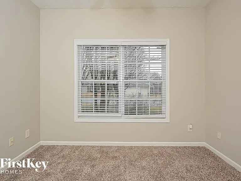 9123 Alden Dr — Photo 12