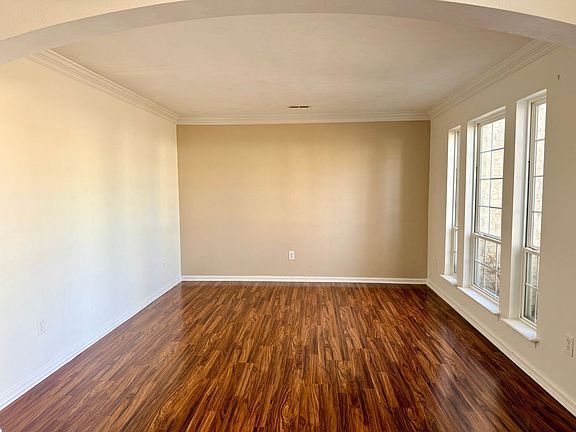 3rd image of 3205 Barbour Dr