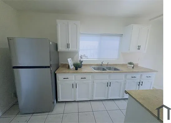 644 W 81st St #644 — Photo 11