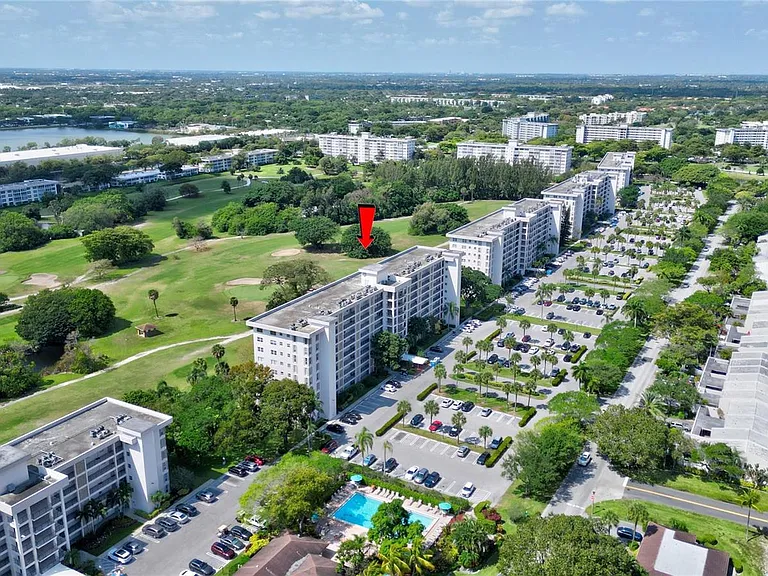 3050 N Palm Aire Dr #505 — Photo 44