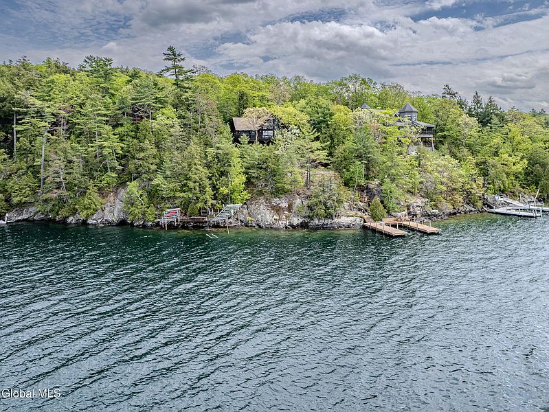 5th image of 5569 Evergreen Shores Way