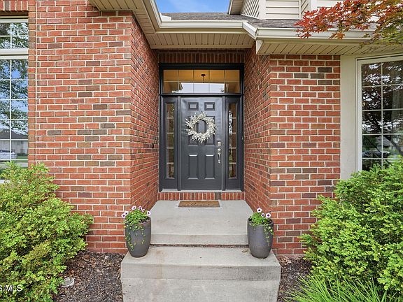 5th image of 15590 Brookfield Hts