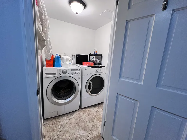 579 Bergen St #1 — Photo 18