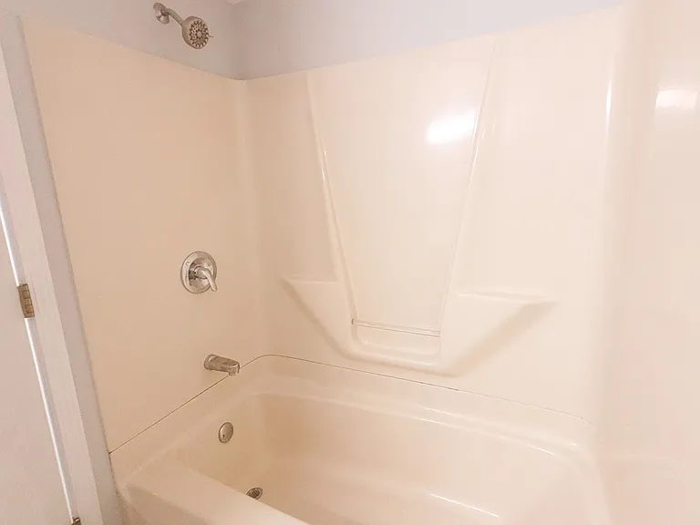 1221 W Melrose St — Photo 10