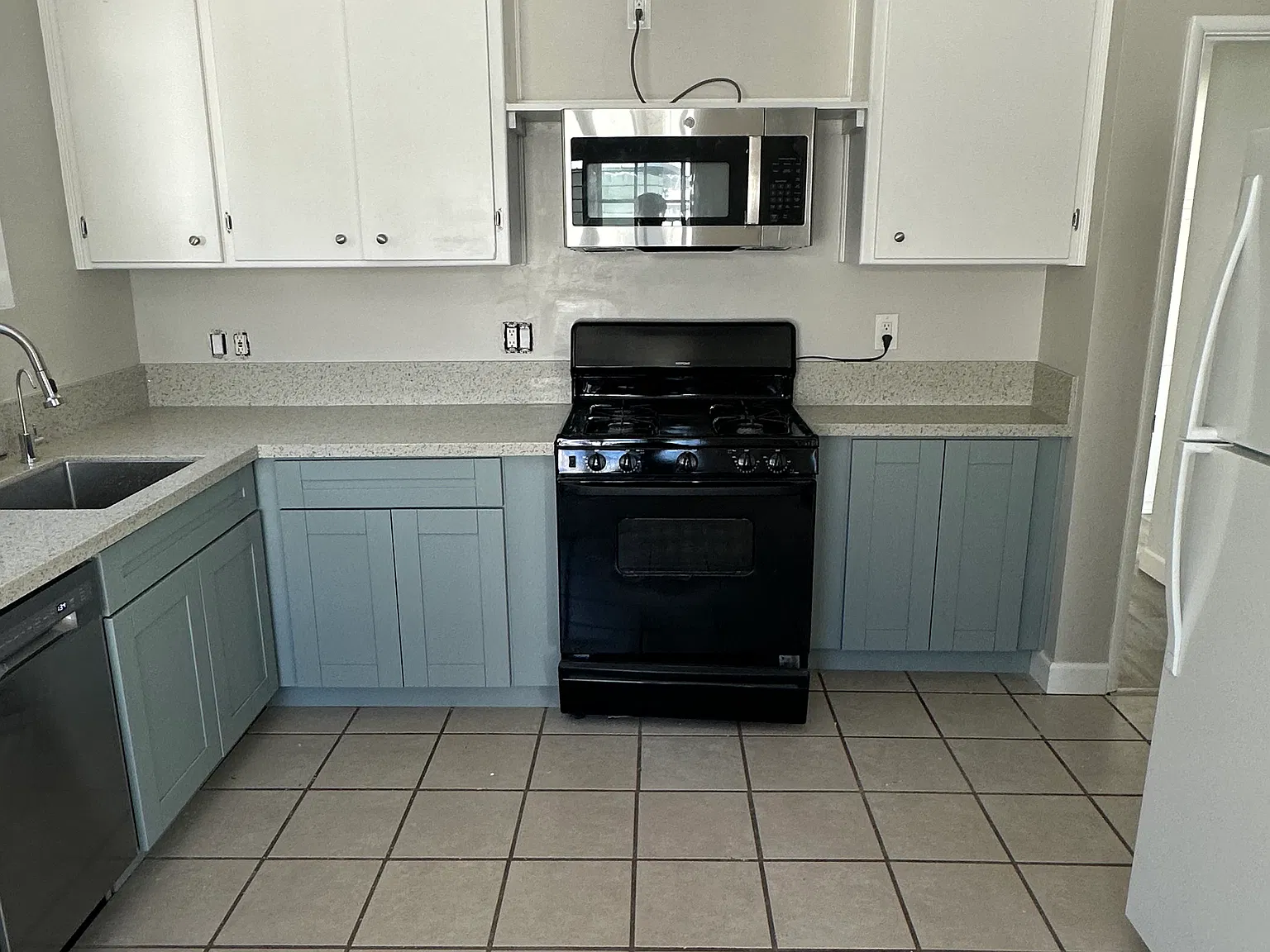 6945 Saranac (Back) — Photo 4