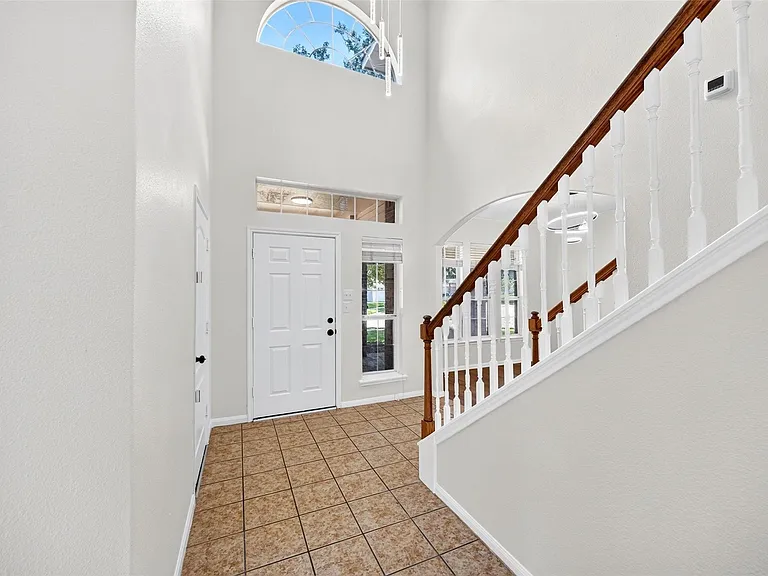 19246 Hopeview Ct — Photo 8