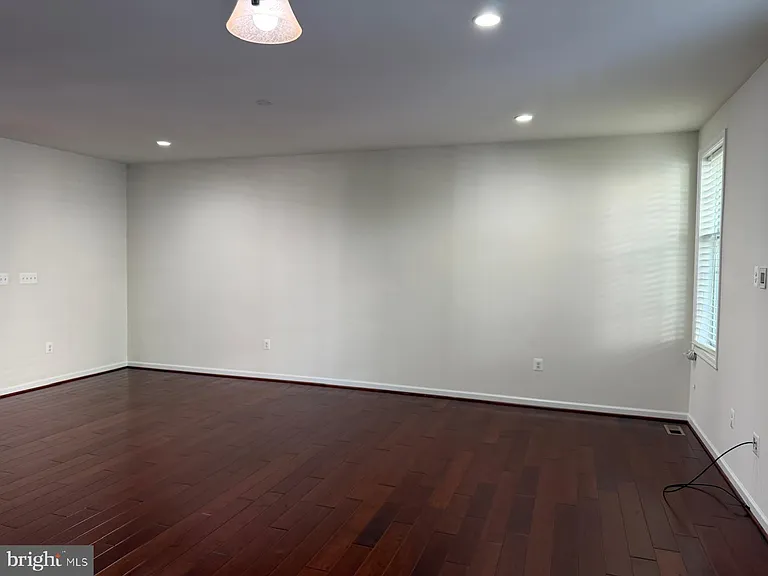 42885 Edgegrove Heights Ter — Photo 12