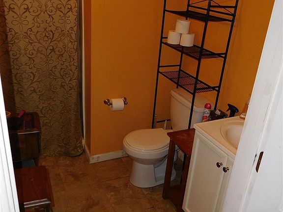 3rd image of 2268 Avondale Dr