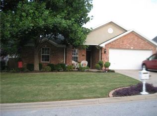 2910 Northaven Dr, Bentonville, AR 72712