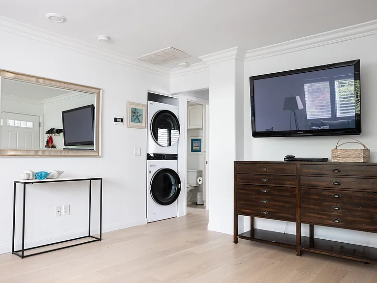 1052 Isabella Ave #C — Photo 7