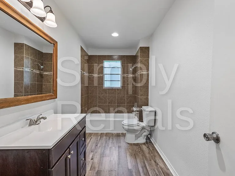 705 Plano St — Photo 31
