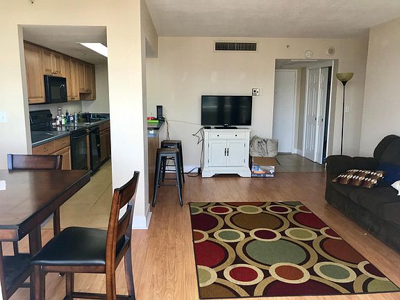 2nd image of 470 3rd St S #611