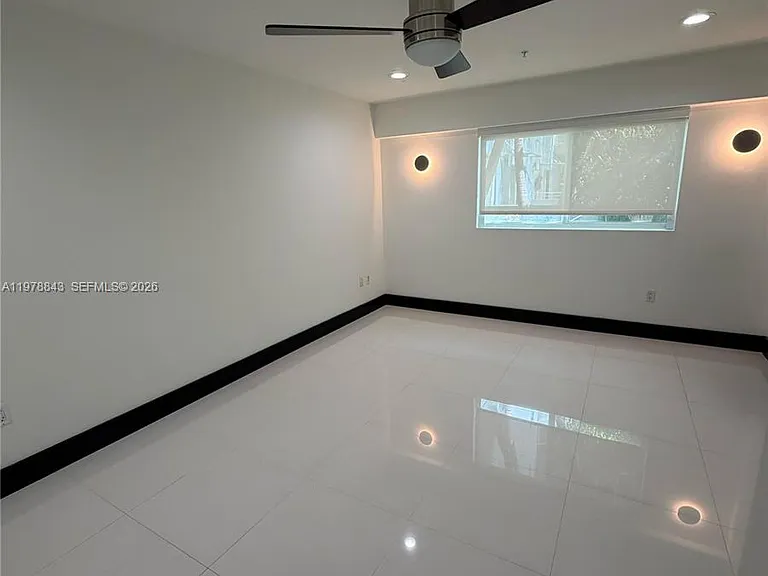 2699 Tigertail Ave #14 — Photo 13
