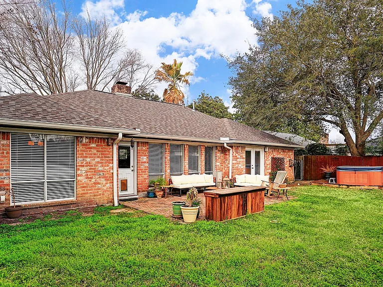 14207 Wickersham Ln — Photo 10
