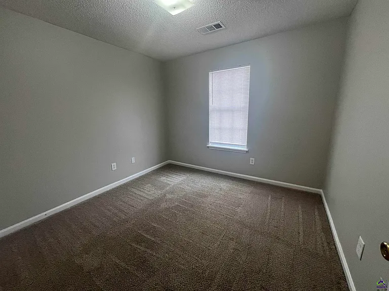 215 Haverhill Cir — Photo 17