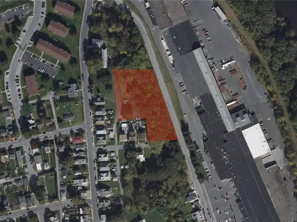 9 Packer Ave, Whitehall, PA 18052