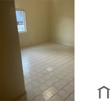 3rd image of 4621 Fern Pl #4621