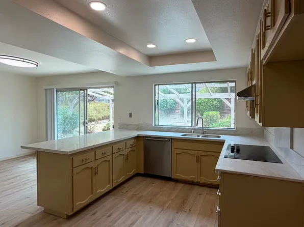 6095 Agee St, San Diego, CA 92122