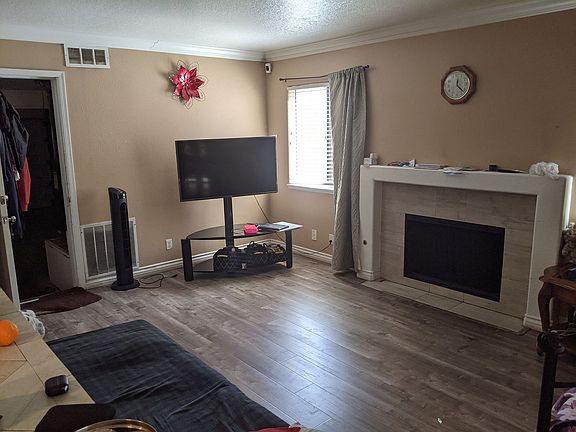 2nd image of 790 Lassen Dr