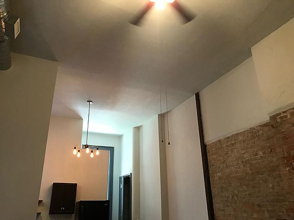 2nd image of 1531 Elm St