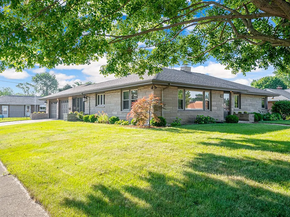 810 Winthrop Ave