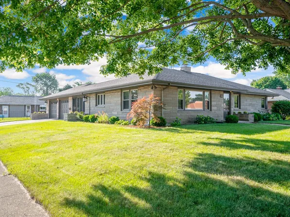 810 Winthrop Ave, Joliet, IL 60435