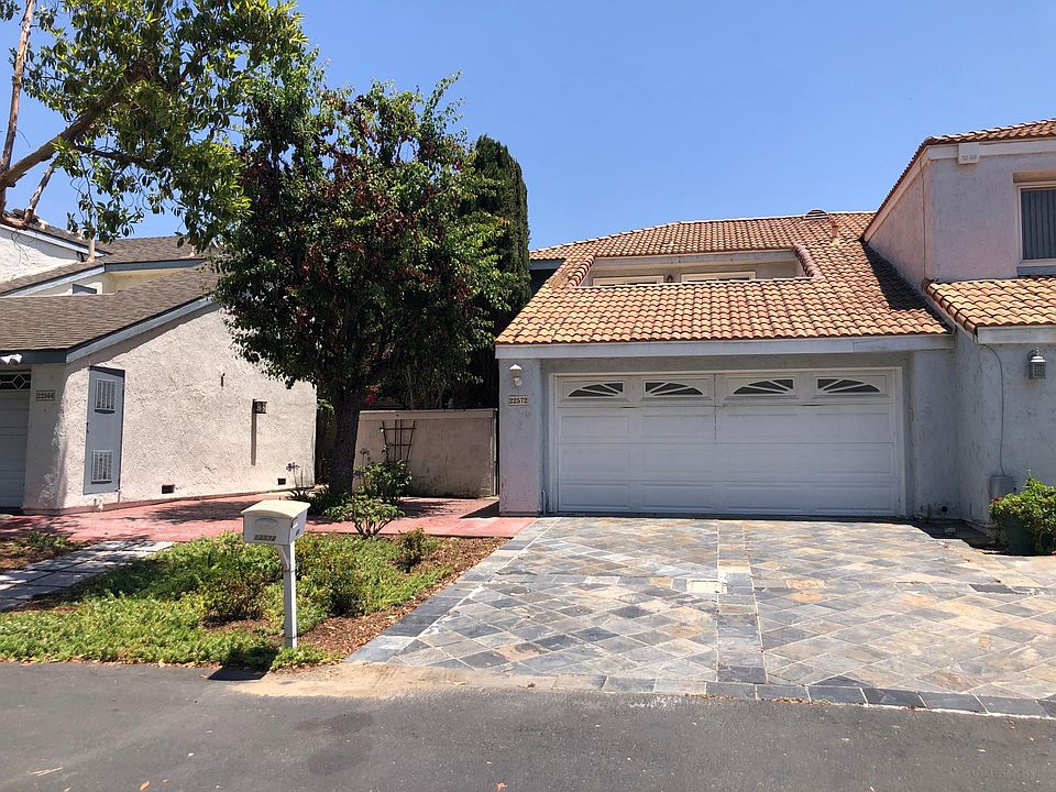 1st image of 22572 Lake Forest Ln
