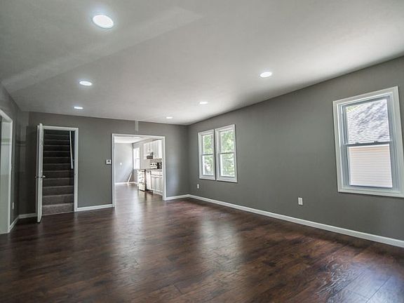 4th image of 501 N Vine St