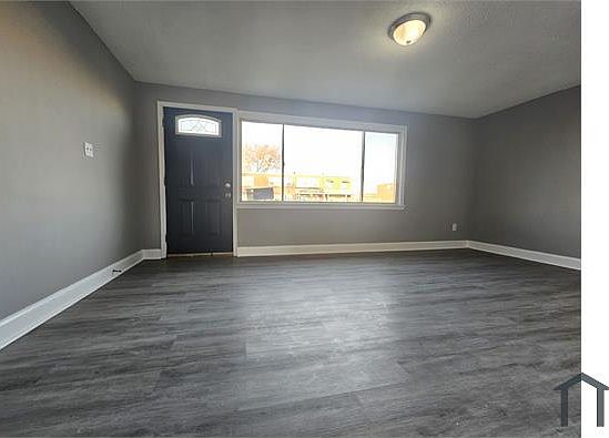 4th image of 8121 Del Haven Rd