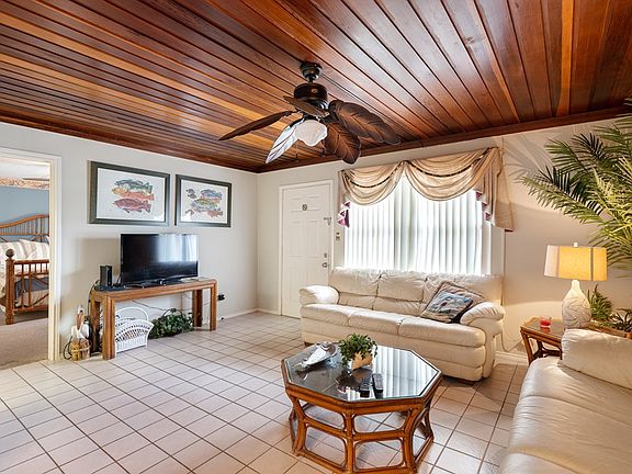 4th image of 4100 Gulf Blvd #104