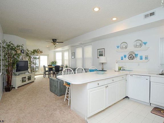 2nd image of 1416 Ocean Ave #2