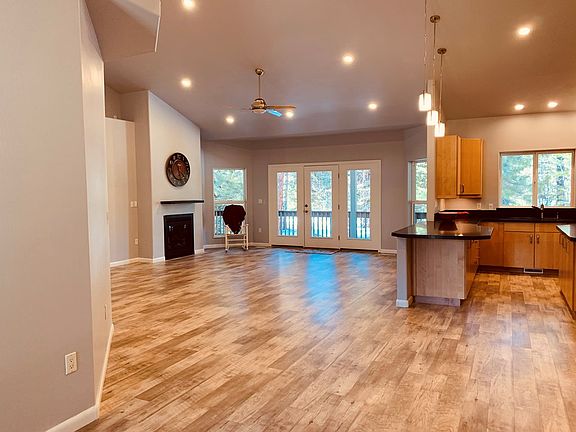 5th image of 619 Woodlands Dr