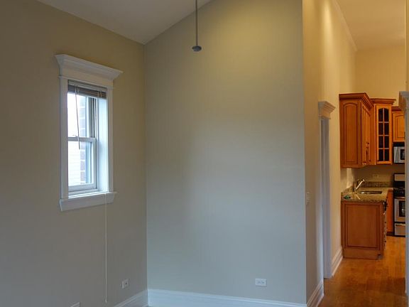 3rd image of 3009 W Polk St #3