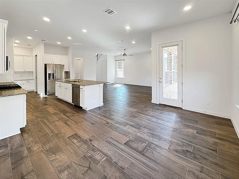 1245 Westborough Ln — Photo 9