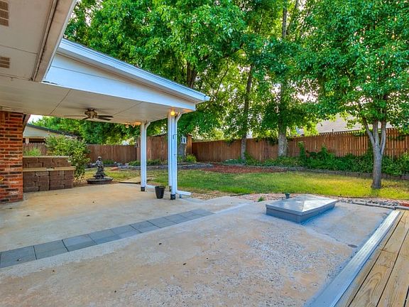 5th image of 1008 Oakwood Dr