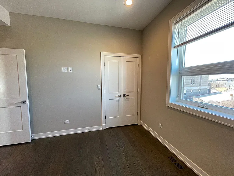 458 N Noble St #3W — Photo 16