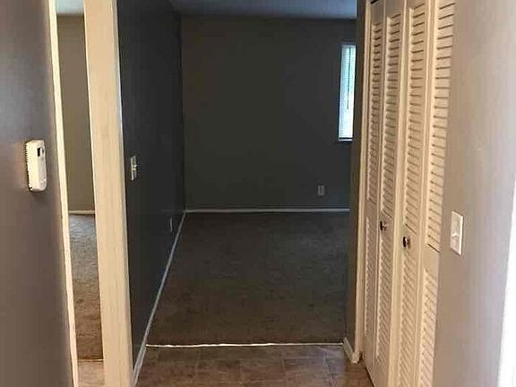 4th image of 863 Hanson Dr