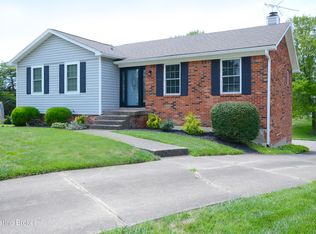 206 Rolling Ridge Way, Simpsonville, KY 40067